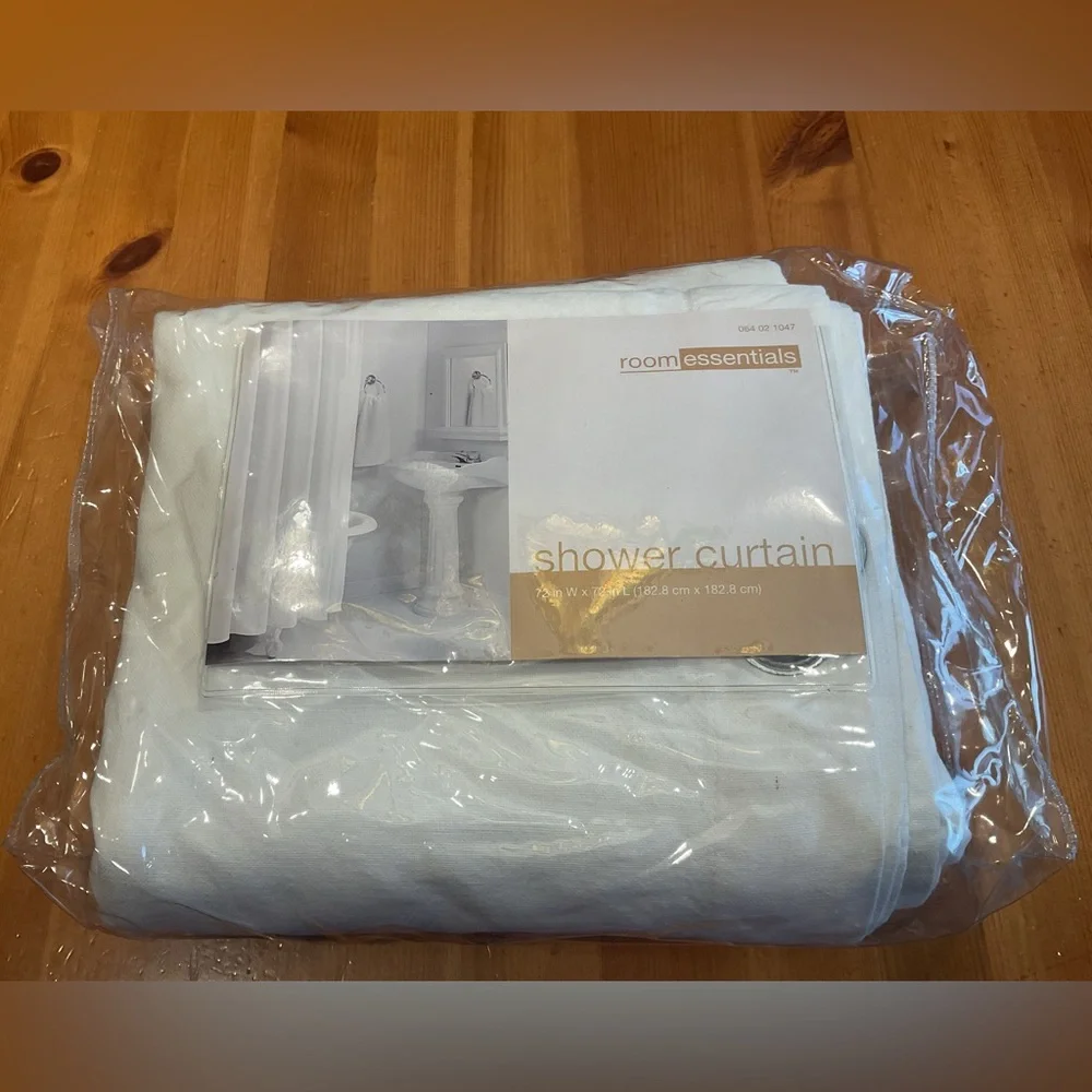 WHITE COTTON SHOWER CURTAIN WITH GROMMETS 2007 ROOM ESSENTIALS THICK 100% COTTON